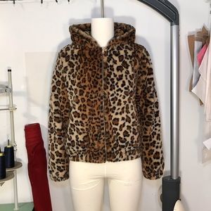 Faux Fur Hooded Leopard Print Jacket 🐾